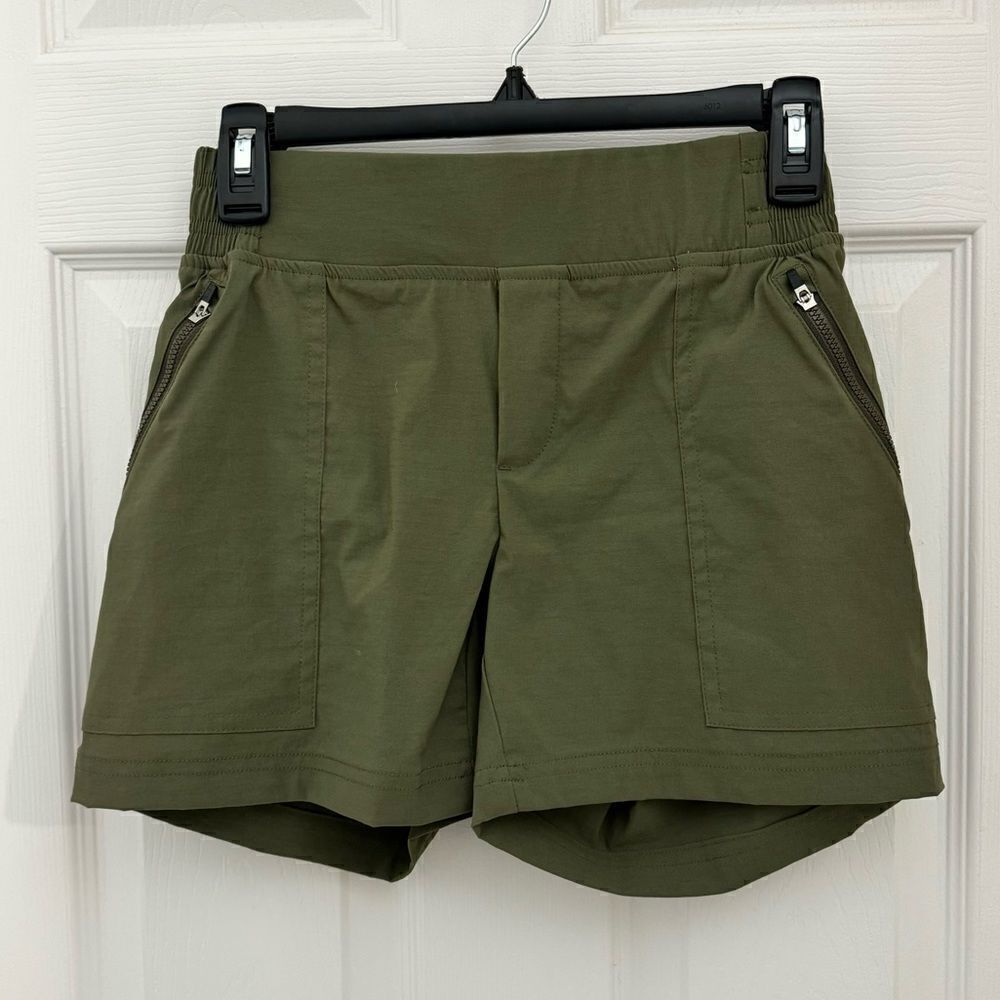 NWT Women’s Merrell Hayes Shorts Dusty Olive Green Size XS Water Resistant